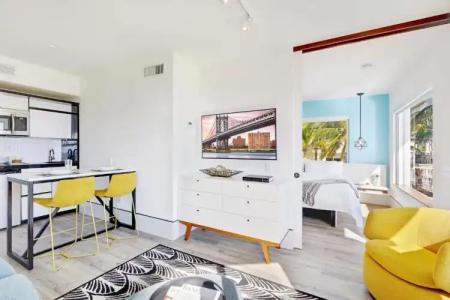 Ocean Treasure Beachside Suites - 40