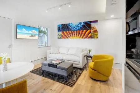 Ocean Treasure Beachside Suites - 33