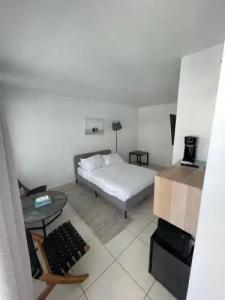 Motel Lauderdale Inn - 5