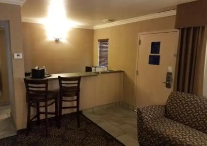 Best Western InnSuites Tucson Foothills & Suites - 13