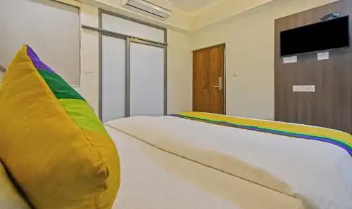 Treebo Trip Deluxe Inn Pondibazar - 28