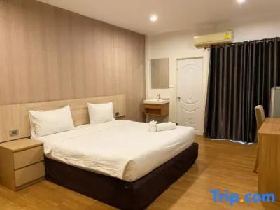 Crystal Resort Korat - 10