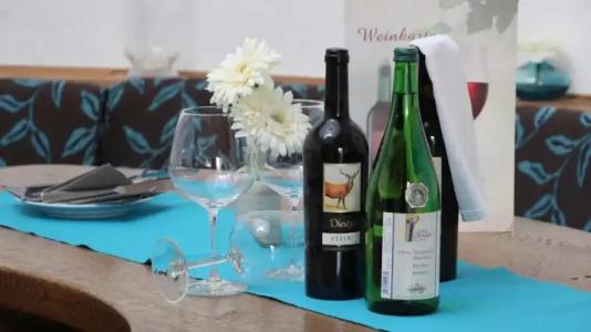 & Restaurant Tennenloher Hof - 9