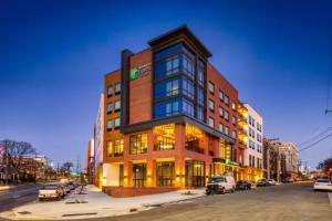 Holiday Inn Express & Suites - Charlotte - South End, An Ihg Hotel