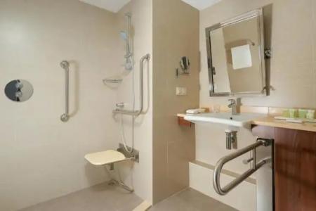 Courtyard by Marriott - 111