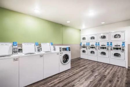 WoodSpring Suites Orlando Kissimmee Maingate - 15