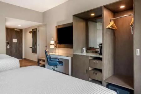 Cambria Orlando Airport - 42