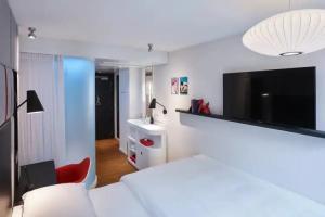 Отель «citizenM Paris Champs-Élysées», Париж