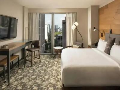 Epicurean Atlanta, Autograph Collection - 70