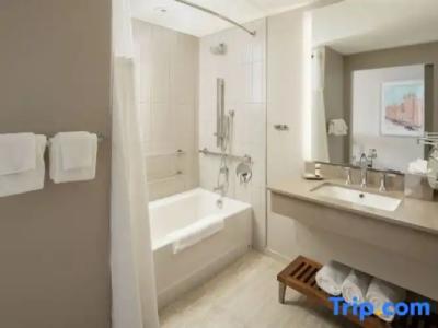 Epicurean Atlanta, Autograph Collection - 65