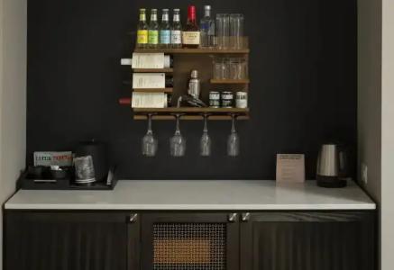 Epicurean Atlanta, Autograph Collection - 43