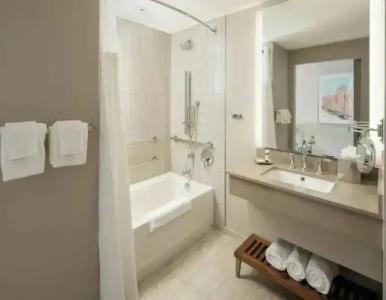 Epicurean Atlanta, Autograph Collection - 56