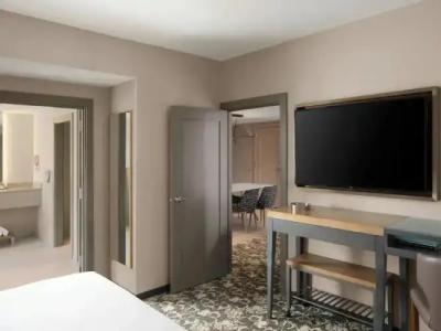 Epicurean Atlanta, Autograph Collection - 72