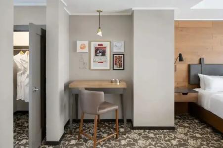 Epicurean Atlanta, Autograph Collection - 117