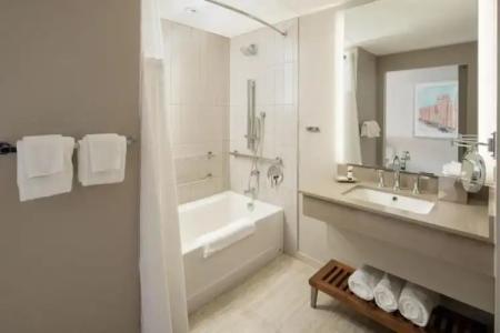 Epicurean Atlanta, Autograph Collection - 31