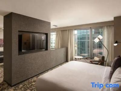 Epicurean Atlanta, Autograph Collection - 63