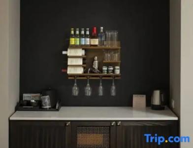 Epicurean Atlanta, Autograph Collection - 67