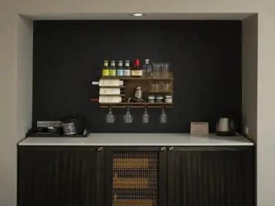 Epicurean Atlanta, Autograph Collection - 33