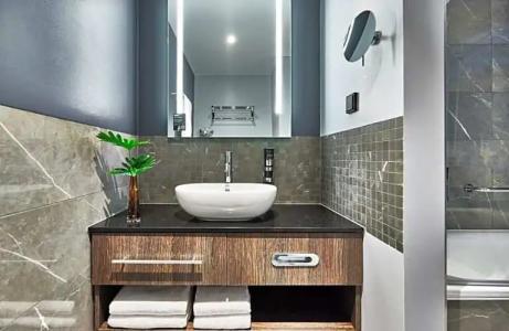 Nyx Warsaw By Leonardos - 150