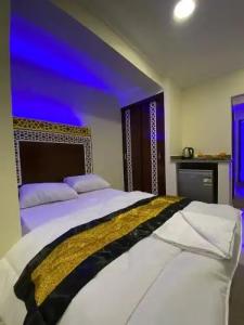 Pyramids Height - 14