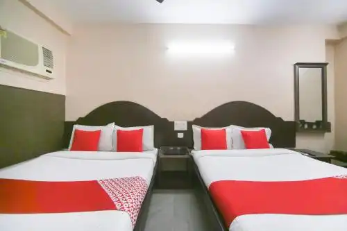 Eshi's Golden Cafe - 8