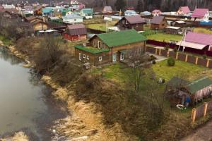 Дом на берегу реки в Можайском районе