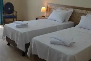 Caissa Hotel, Айвалык