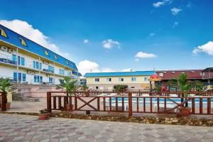 Центр семейного и детского отдыха Like Camp