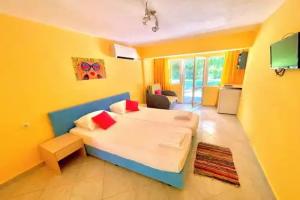 Pop Аrt Hotel and Bungalows Primorsko, Приморско