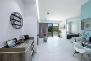 Мини-отель «xSuites», Агиа Марина