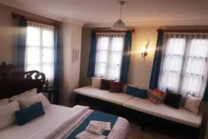 Мини-отель «Ayvalık Rebetiko Otel», Айвалык