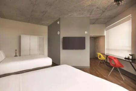 Radisson Red Miami Airport - 33