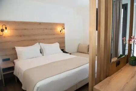 Liberty of Nafplio - 4