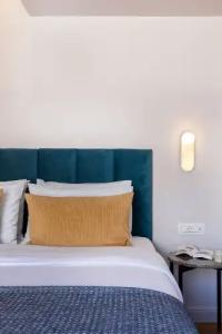 L'Avventura Athens - 13