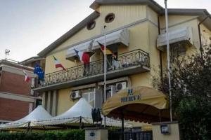 Hotel «Hervè», Марина-ди-Масса