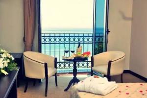 Kumburgaz Blue World Hotel, Бююкчекмедже