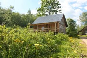 Изба у Дуба на озере Але