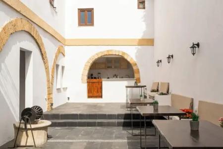 Ancient Knights Luxury Suites - 15