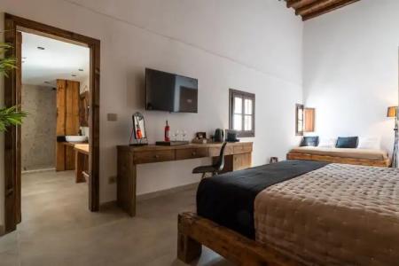 Ancient Knights Luxury Suites - 36