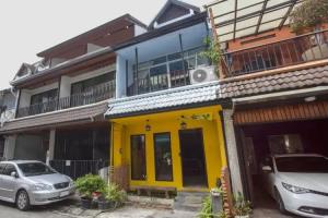 Мини-Отель «Oyo 75303 v Home Guesthouse Sunday Night Market», Чианг Май