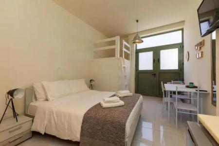 Central Stay Athens - 56