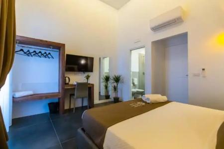 Santa Chiara Inn - 81
