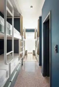 Zeus is Loose Hostel - 10