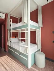 Zeus is Loose Hostel - 36