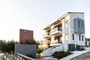 Cocooning Suites by Blue Carpet, Пефкохори