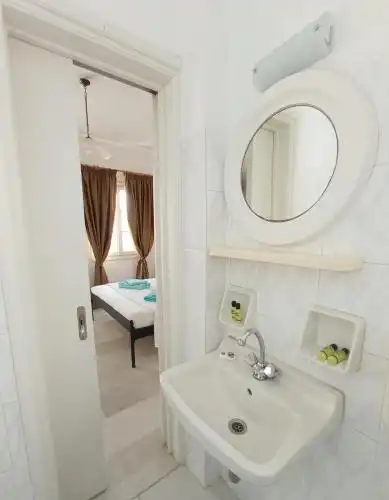Ammosis Inn - 1