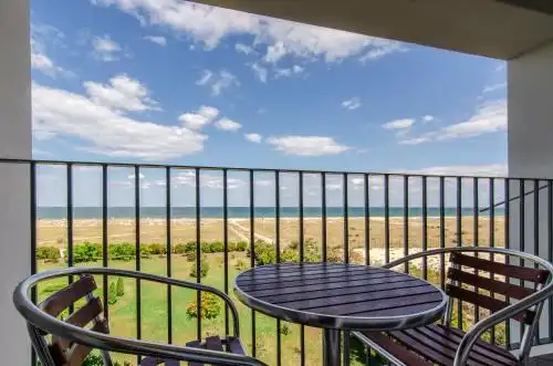 White Residence & Spa - 4