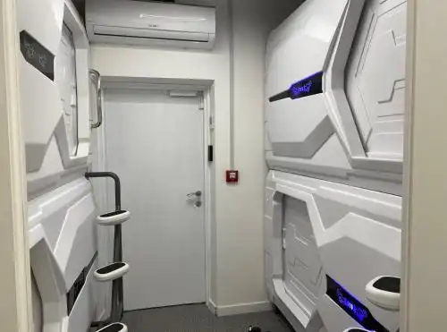 Av-1 Capsule - 38