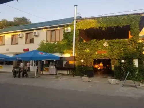 в Аше, Репина 7А - 20