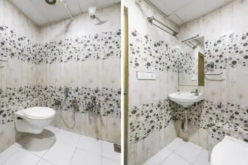 OYO 82103 Luxury Inn Tollygunge - 6